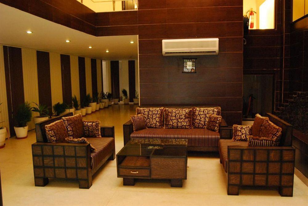 Hotel New Walnut Castle Paharganj المظهر الداخلي الصورة
